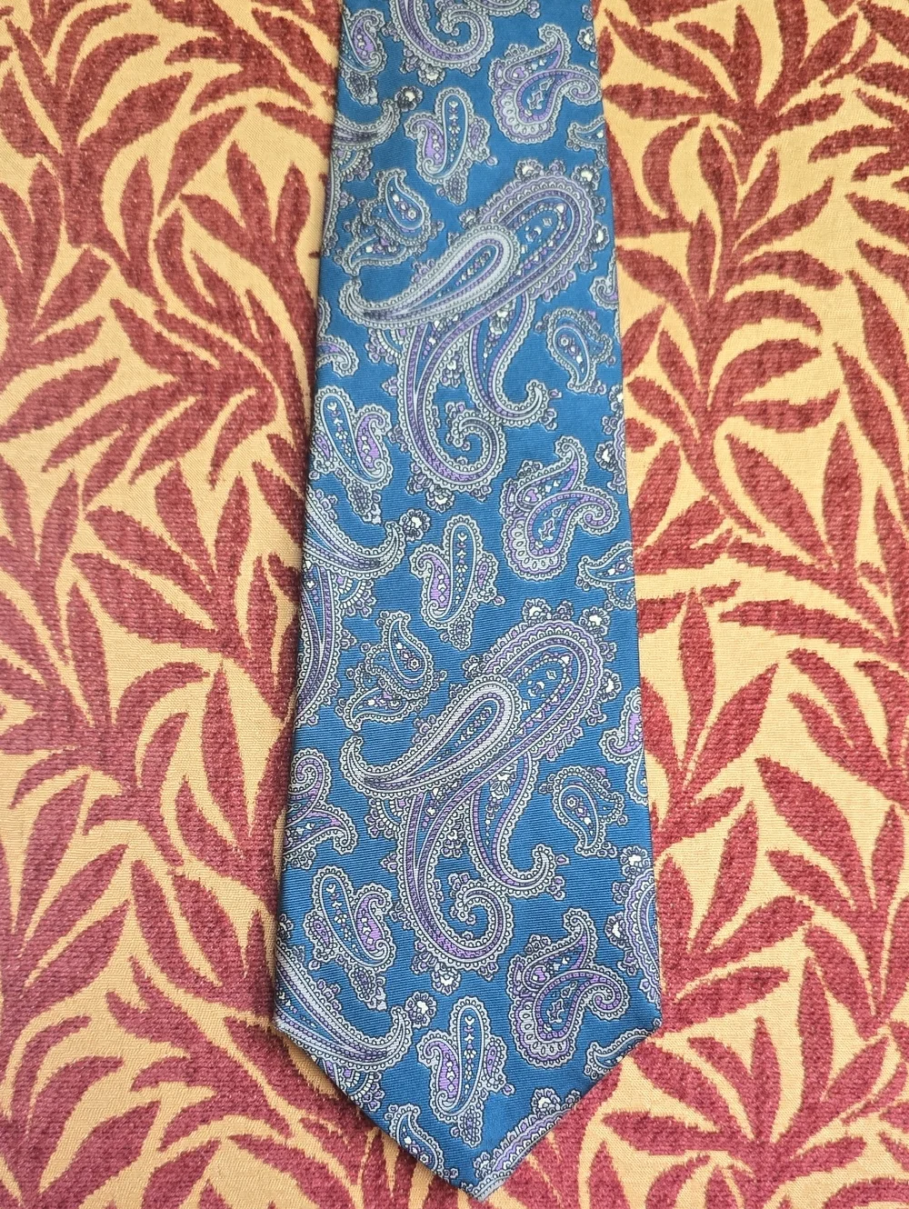 Blue Paisley Silk Tie - Classic Men's Accessory